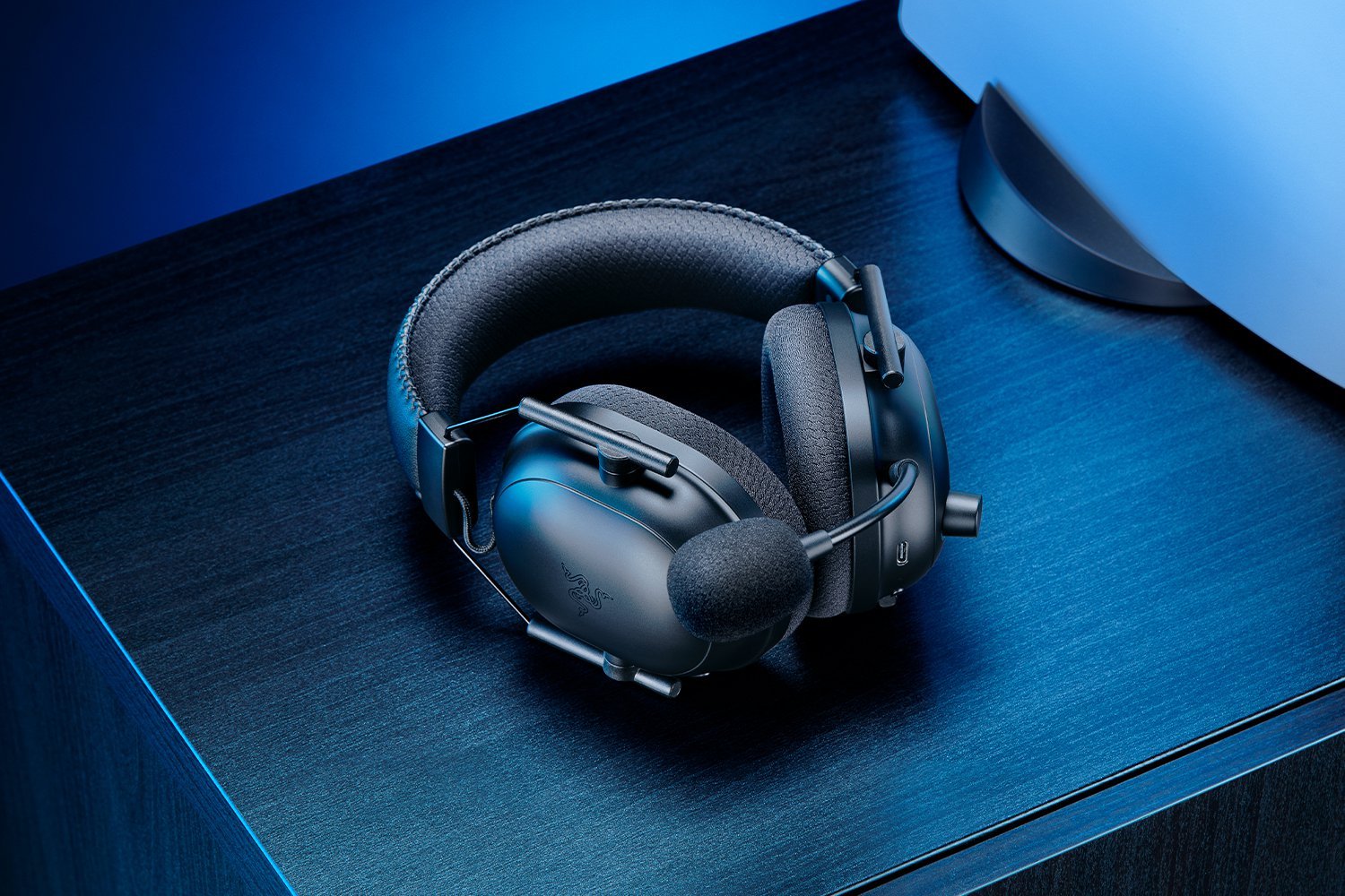 Razer BlackShark V2 Pro Gaming Headset for PlayStation (Black, RZ04-04530500-R3G1) - Wireless Audio for Competitive Gaming thumbnail 6