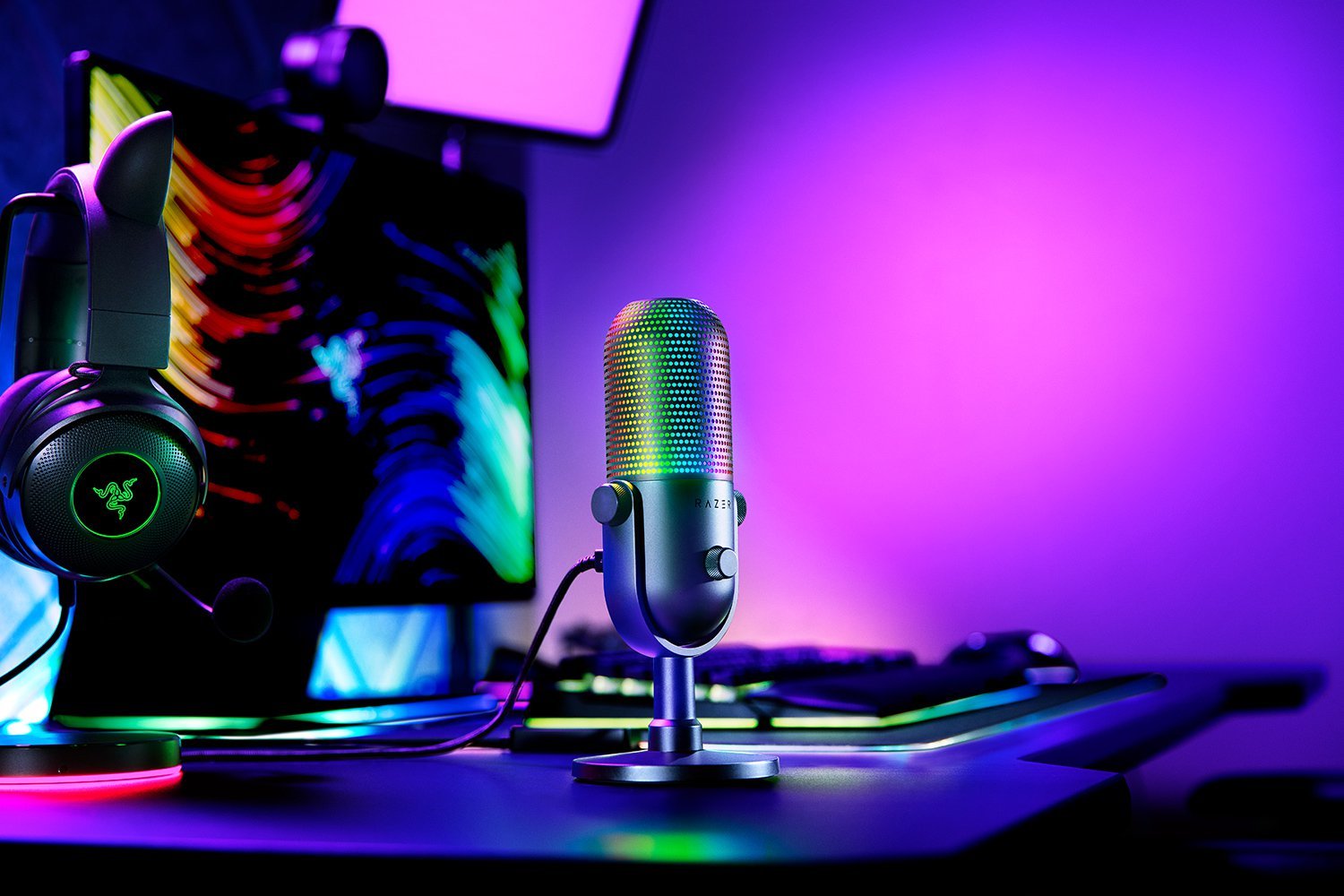 Razer Seiren V3 Chroma RGB USB Microphone (RZ19-05060100-R3M1) - Studio-Quality Audio with Tap-to-Mute and RGB Lighting thumbnail 13