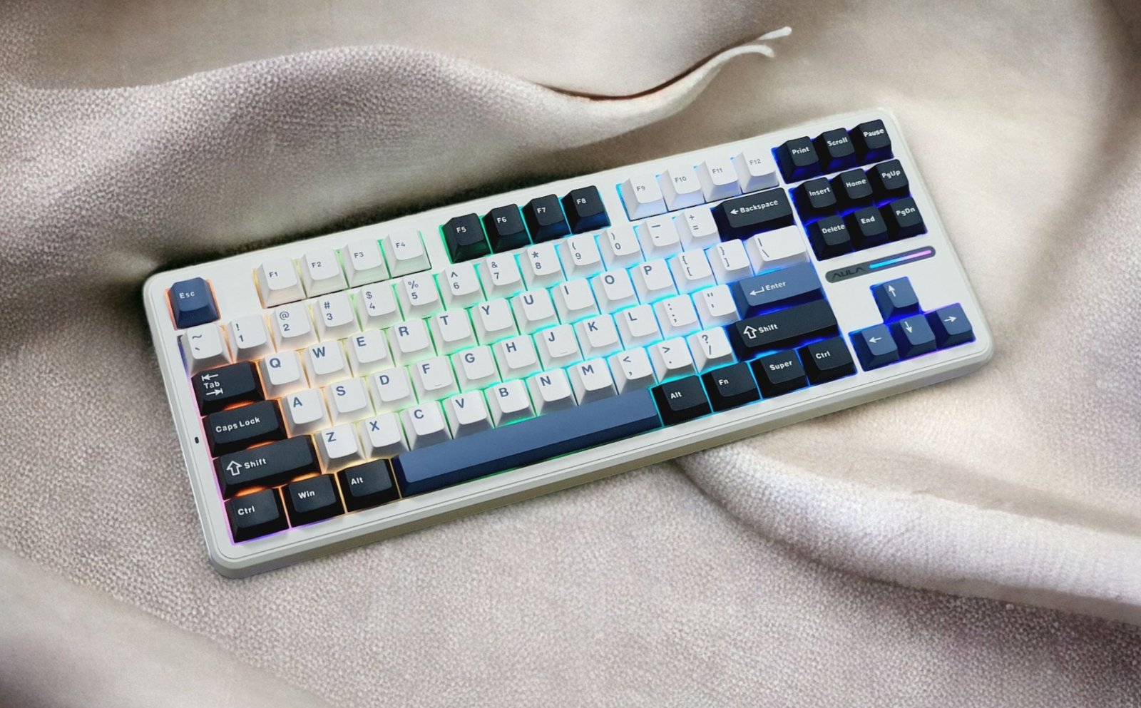 AULA GAMING MECHANICAL KEYBOARD F87 thumbnail 3