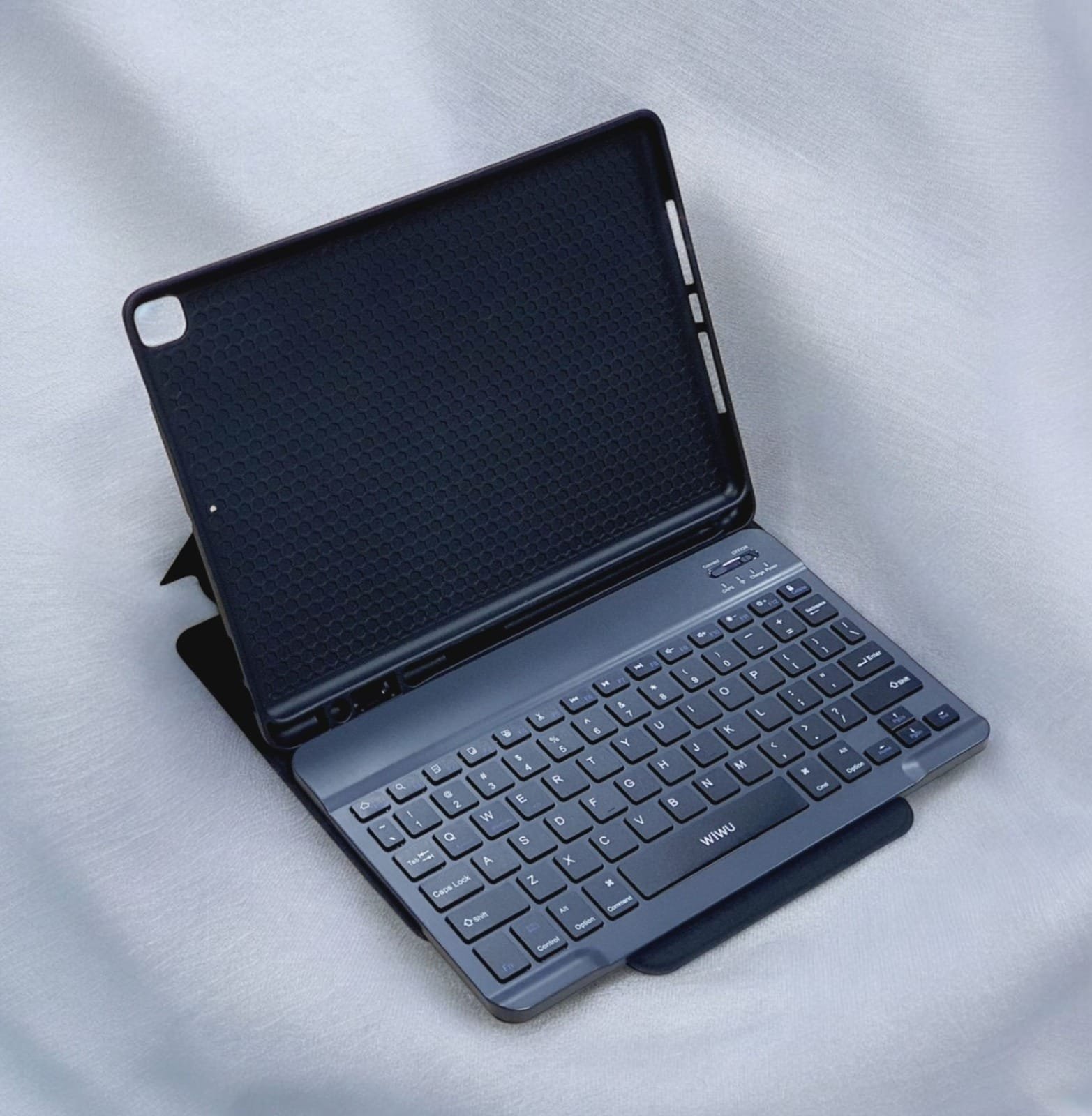 WIWU IPAD 10.2 / 10.5 INCH PROTECTIVE KEYBOARD CASE BLACK ARABIC thumbnail 4