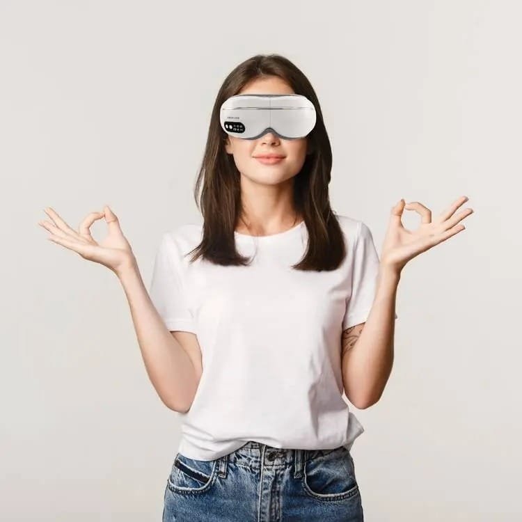 Green Lion Smart Eye Massager in White : Revitalize thumbnail 4