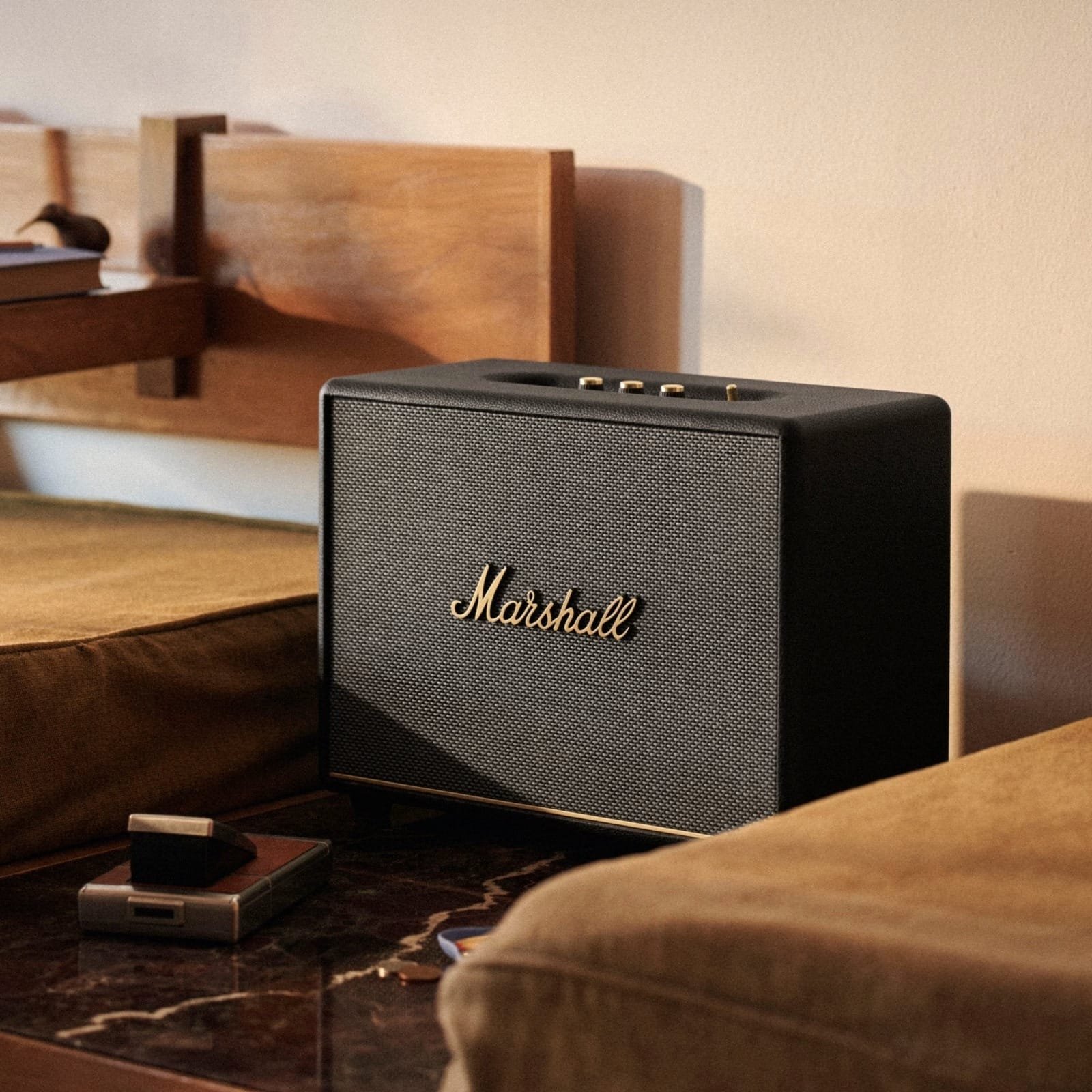 Marshall Woburn III Bluetooth Speaker - Enjoy Crisp Audio and Classic Design in Black! thumbnail 4