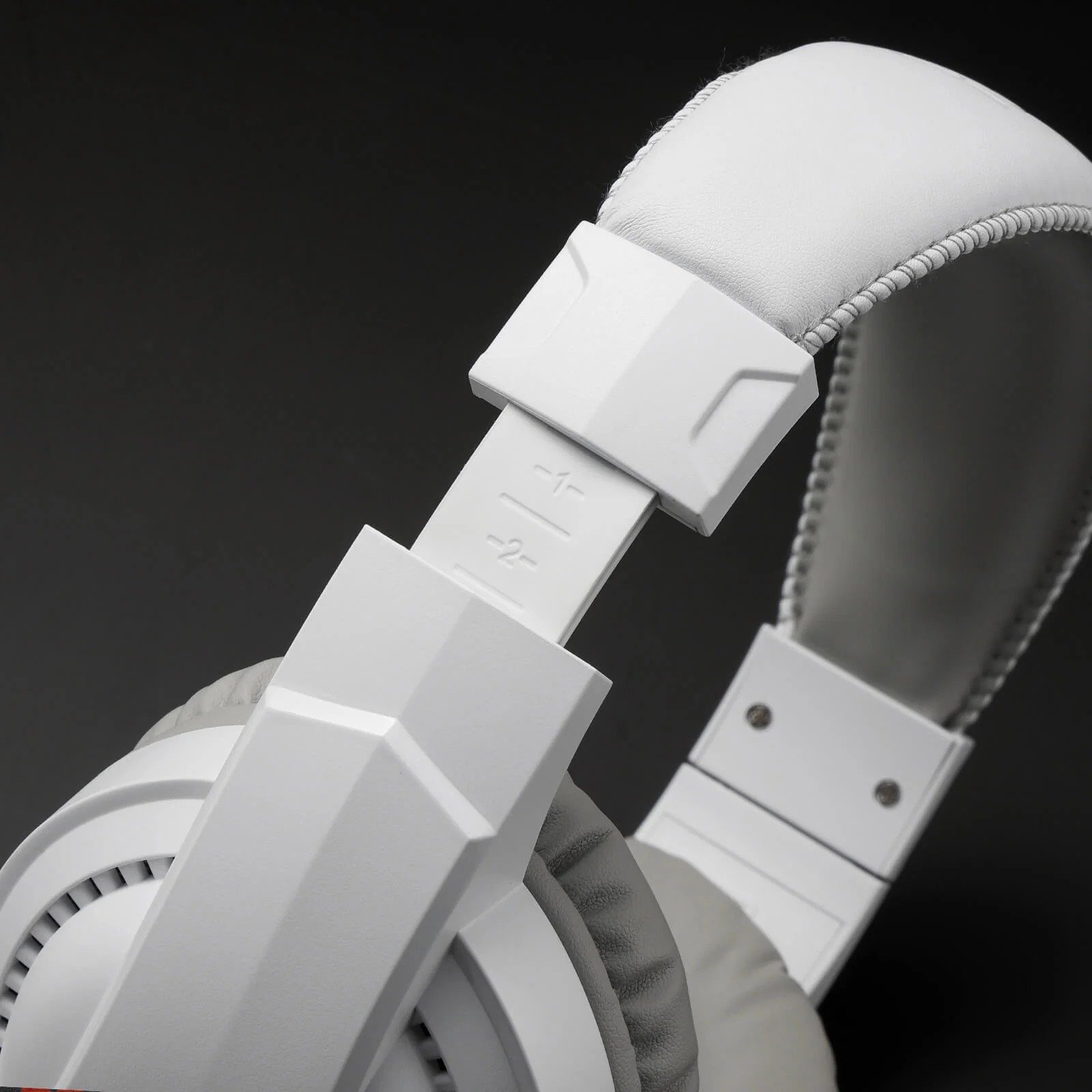 REDRAGON CRONUS GAMING HEADSET WITH MICROPHONE H211RGB thumbnail 27