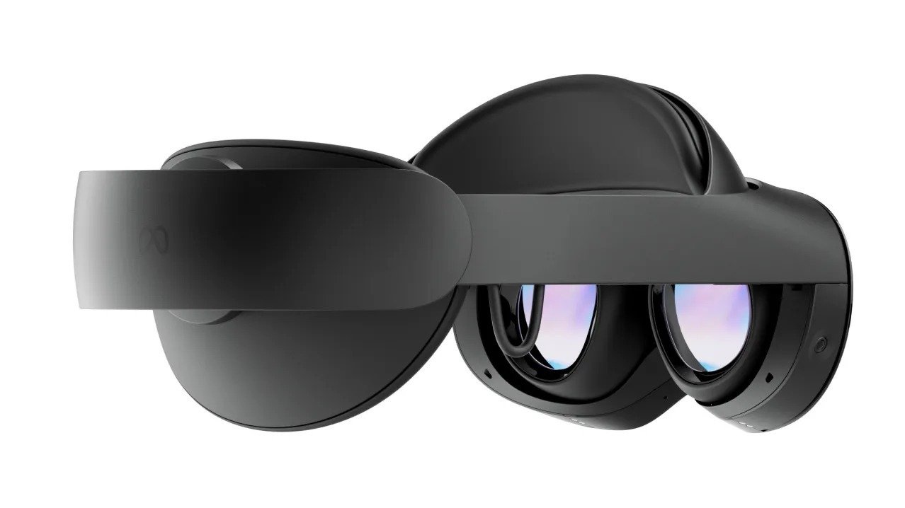 Immerse Yourself in Virtual Reality with the Oculus Meta Quest Pro - 256GB thumbnail 15