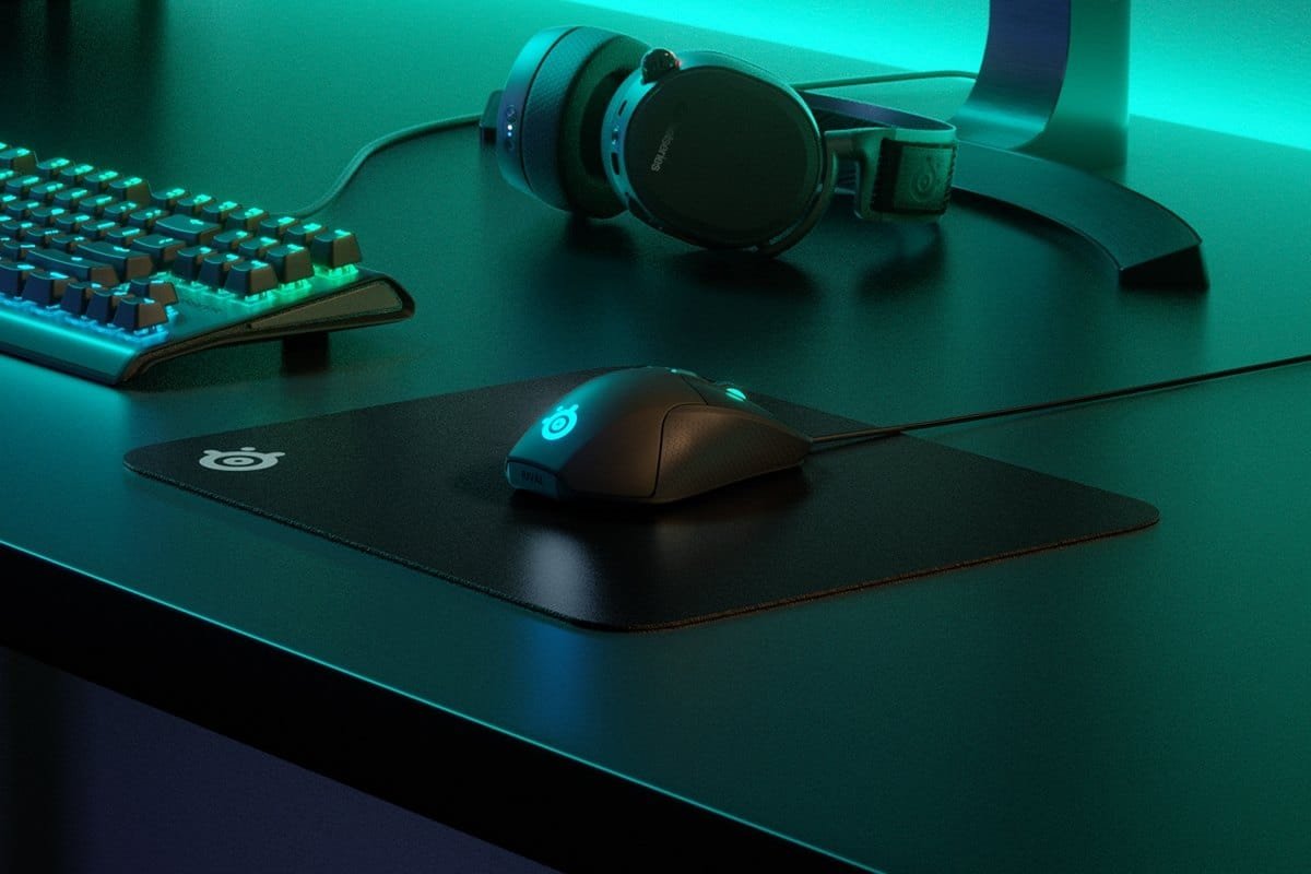 SteelSeries QcK+ Large Gaming Mouse Pad (63003) - Smooth Surface, Precision Control, Ultimate Comfort thumbnail 2