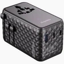 BLUPEBBLE PASSPORT 7 WORLD TRAVEL ADAPTER WITH GAN TECH 140W+2 USB-C+1 USB-A W CABLE BP-TVL007-BK