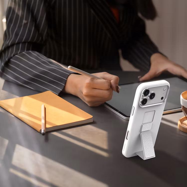LEVELO IPHONE 17 PRO MAX MORPHIX SILICONE CASE WITH LEATHER GRIP SILVER LVLMRPS17PMSL thumbnail 8